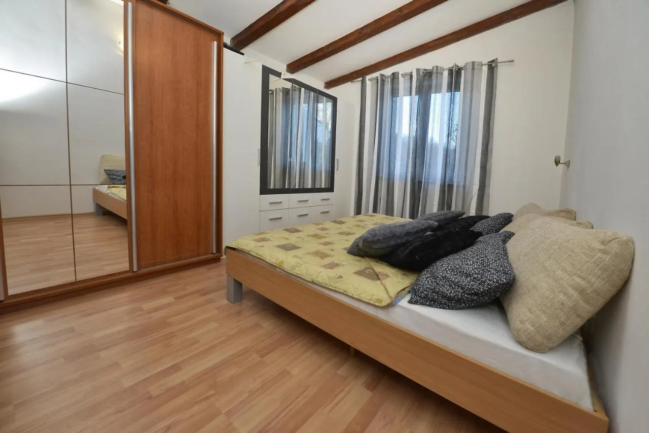 Villa Kristina Funtana 0*,